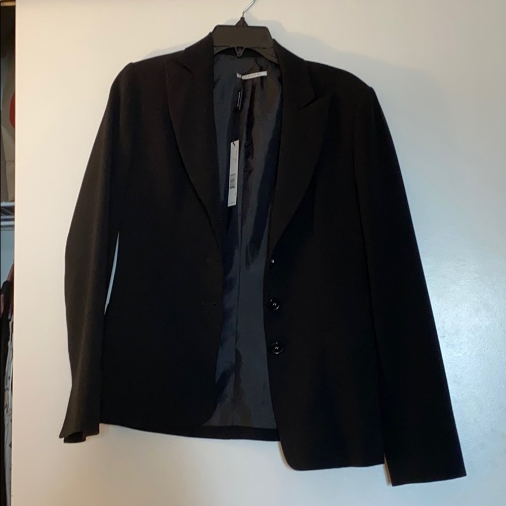 NEVER WORN DRY CLEANED Women’s blazer